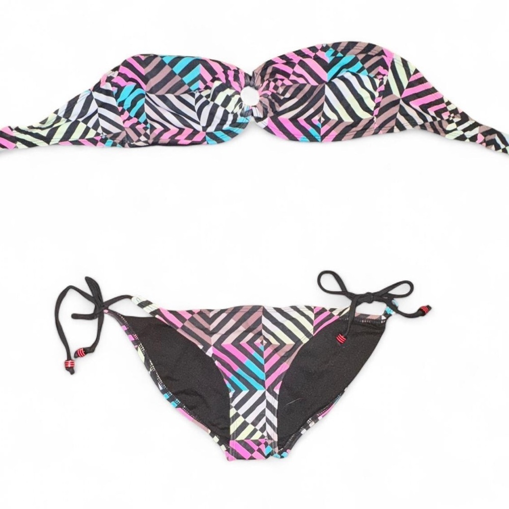 Geometric Patterned Bikini Set - Picture 3 of 4